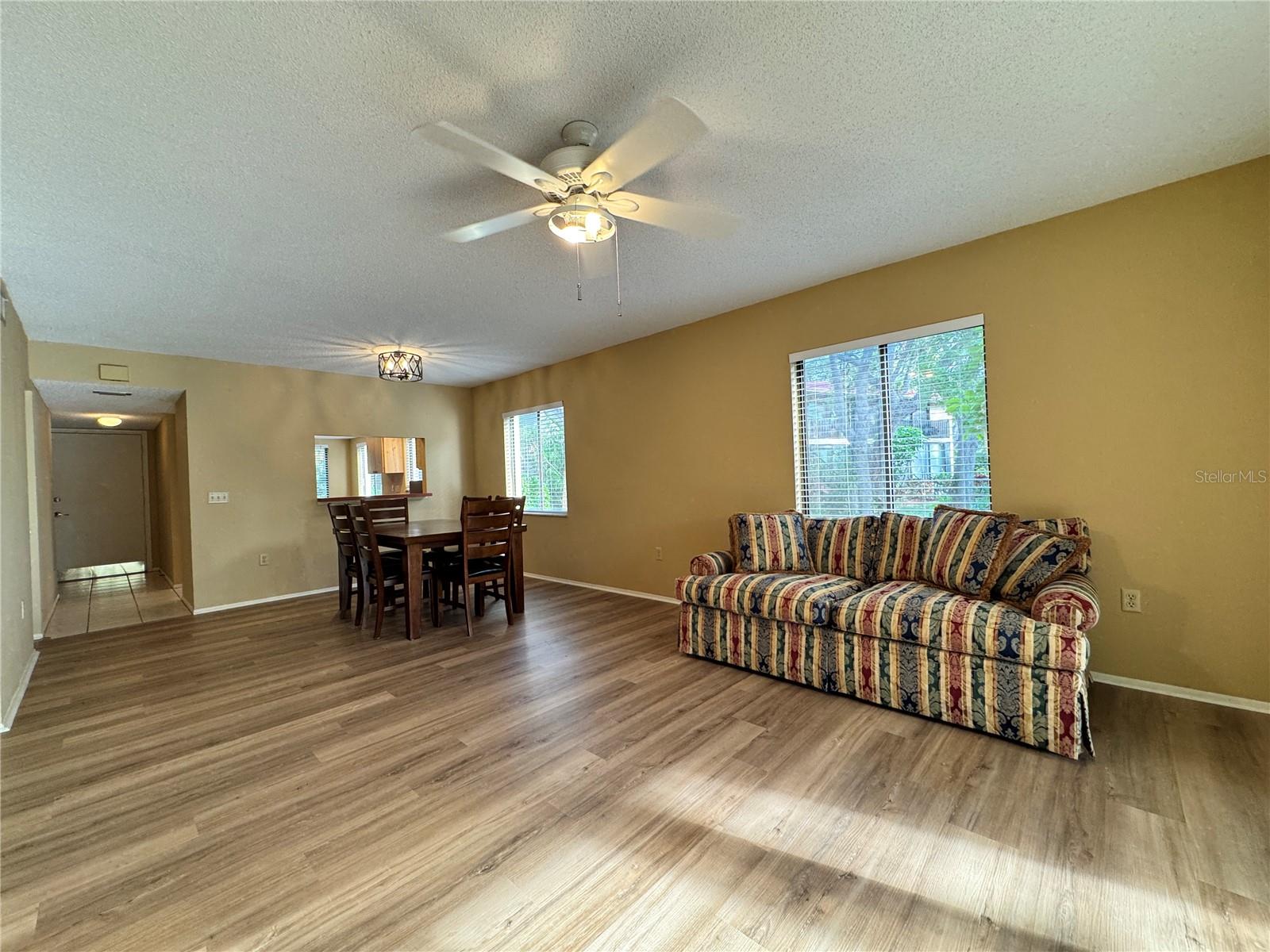 6466 SEAGULL DR #323, BRADENTON, FL, 34210