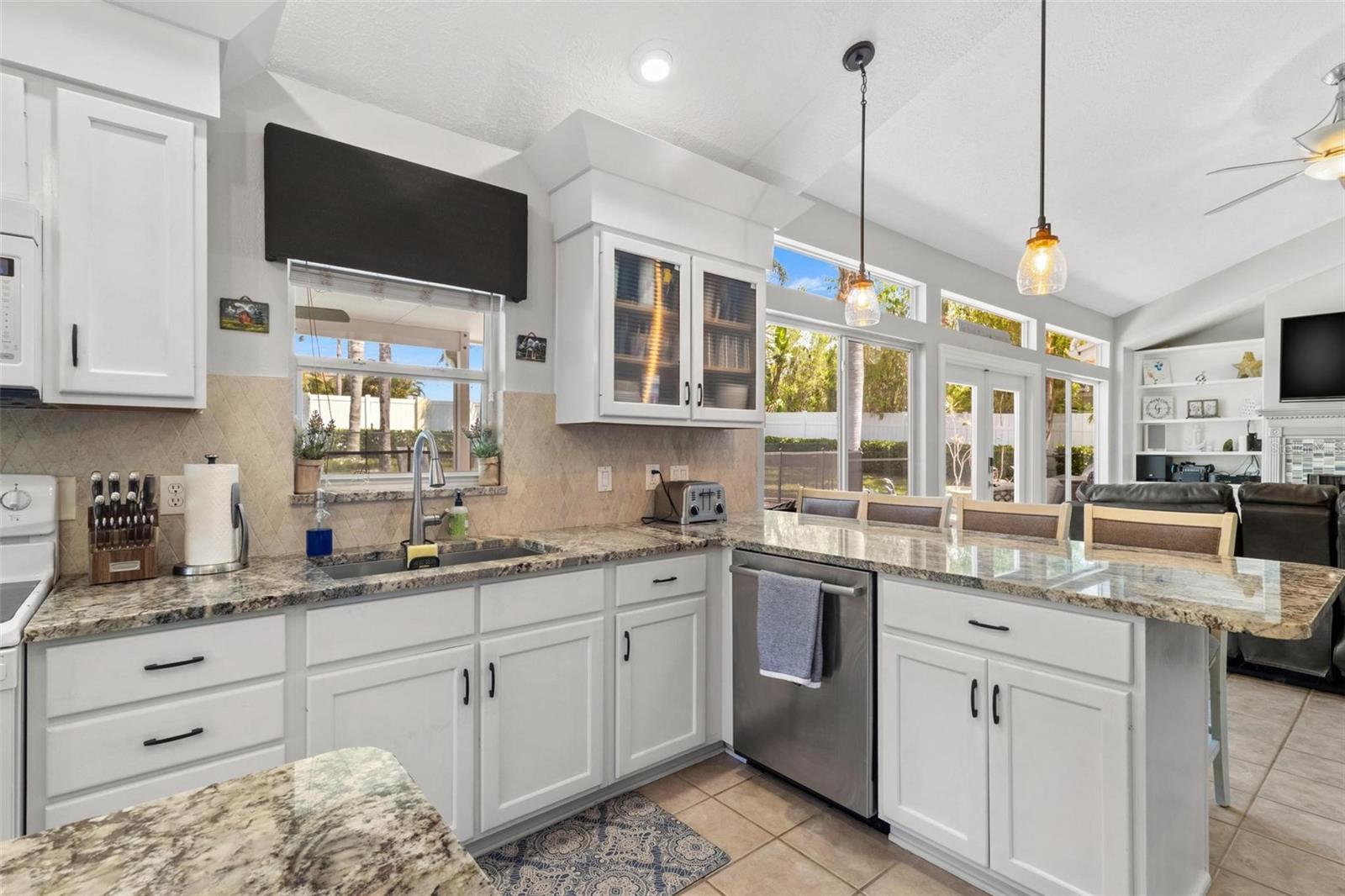 13067 FARMINGTON TRL, SEMINOLE, FL, 33776