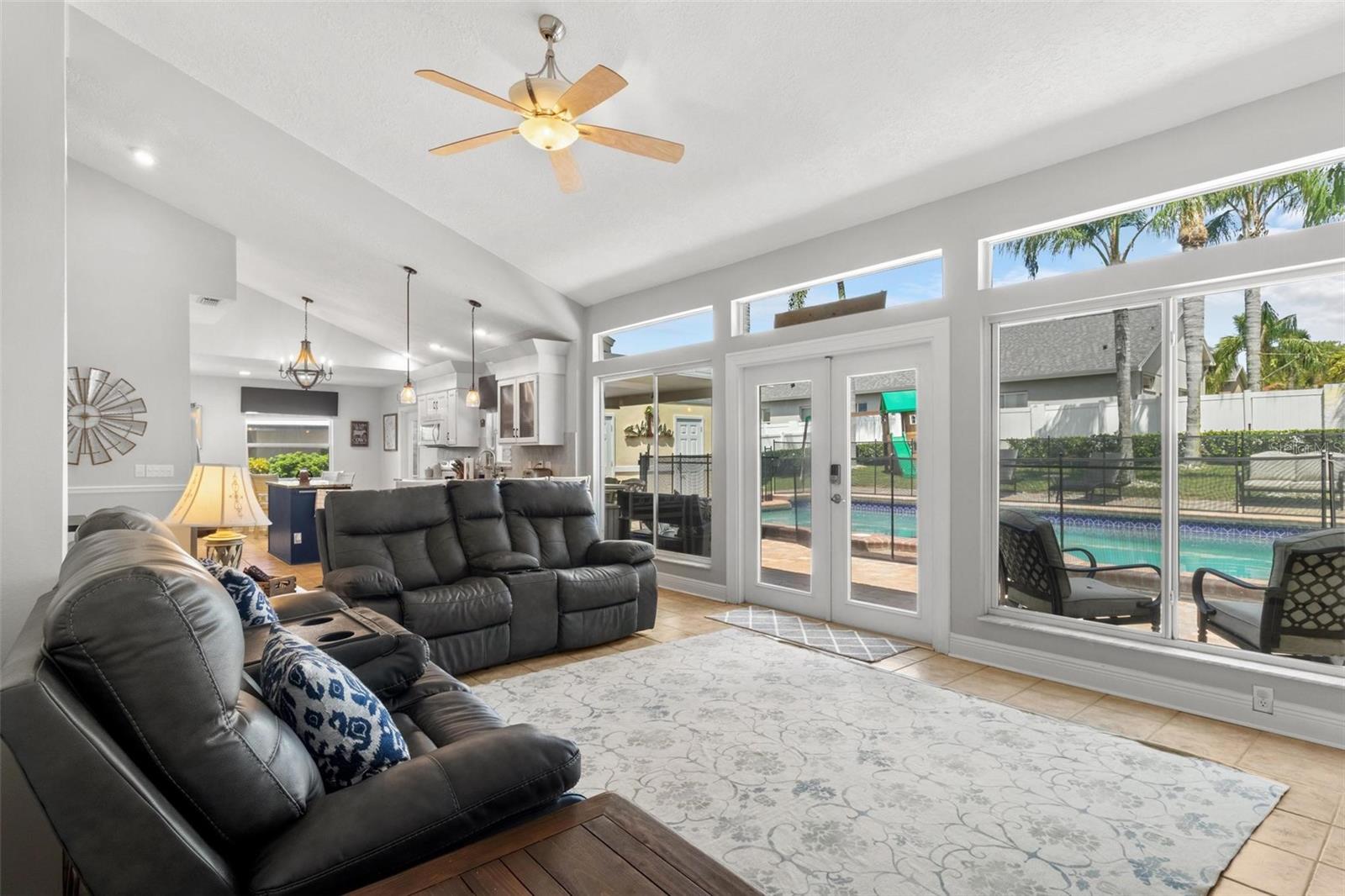 13067 FARMINGTON TRL, SEMINOLE, FL, 33776