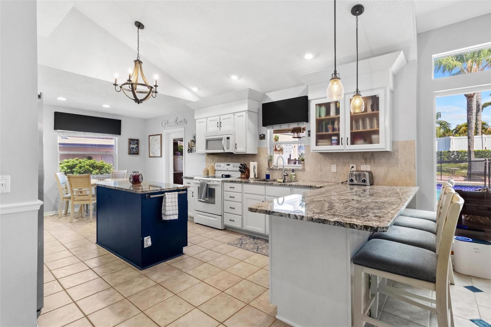 13067 FARMINGTON TRL, SEMINOLE, FL, 33776