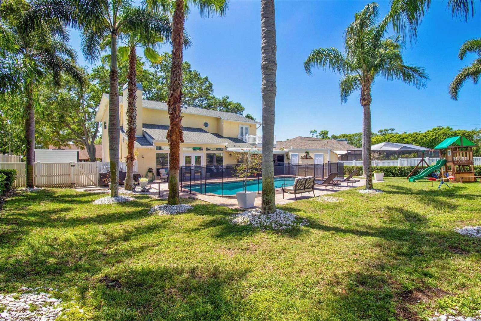 13067 FARMINGTON TRL, SEMINOLE, FL, 33776