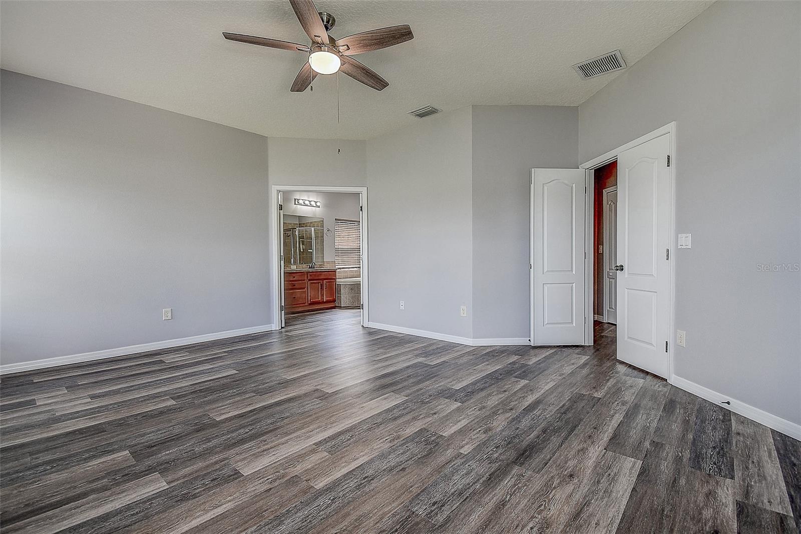 1820 MIRA LAGO CIR, RUSKIN, FL, 33570