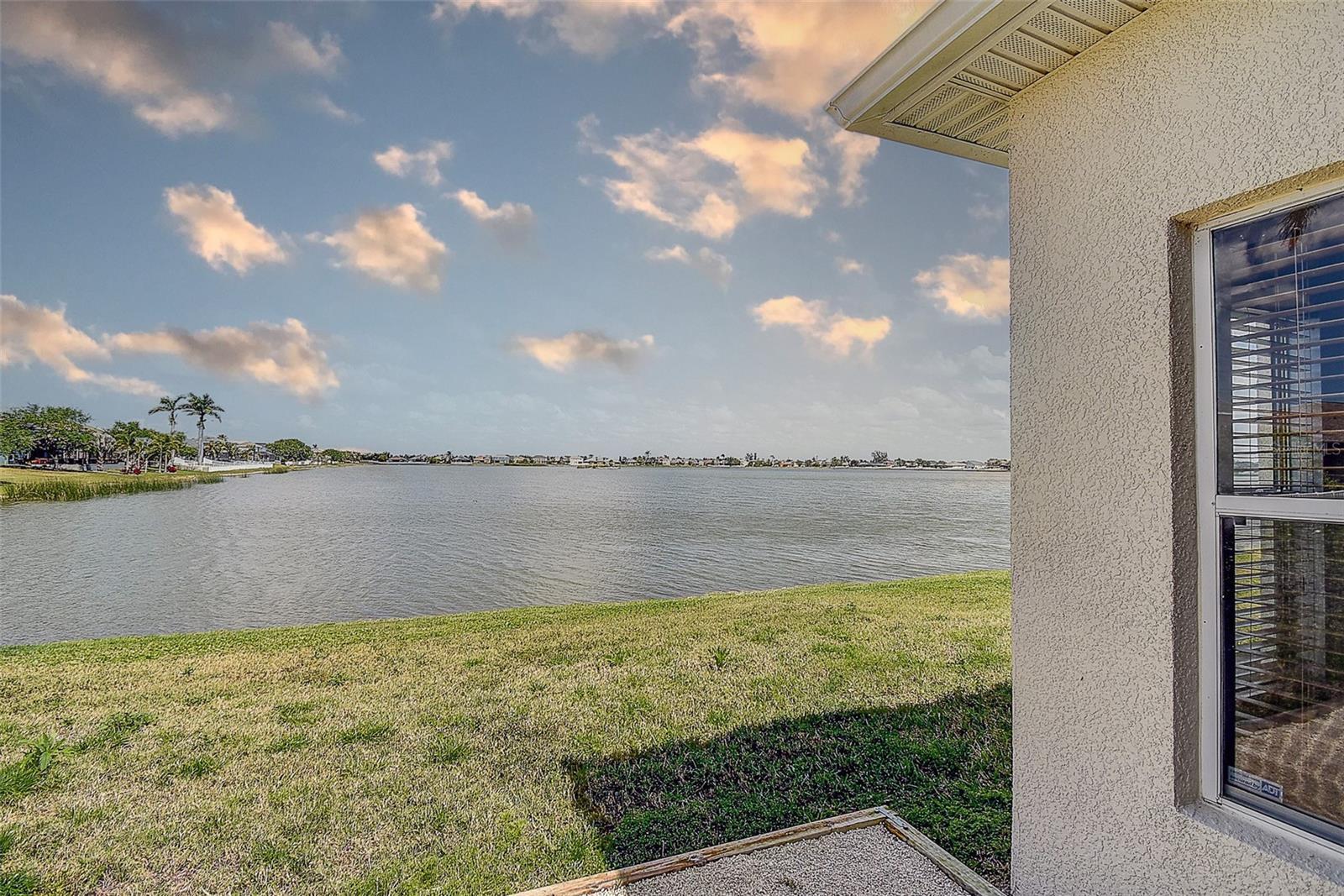 1820 MIRA LAGO CIR, RUSKIN, FL, 33570