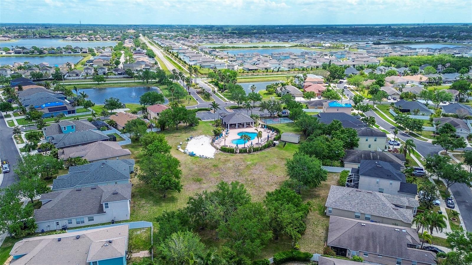 1820 MIRA LAGO CIR, RUSKIN, FL, 33570
