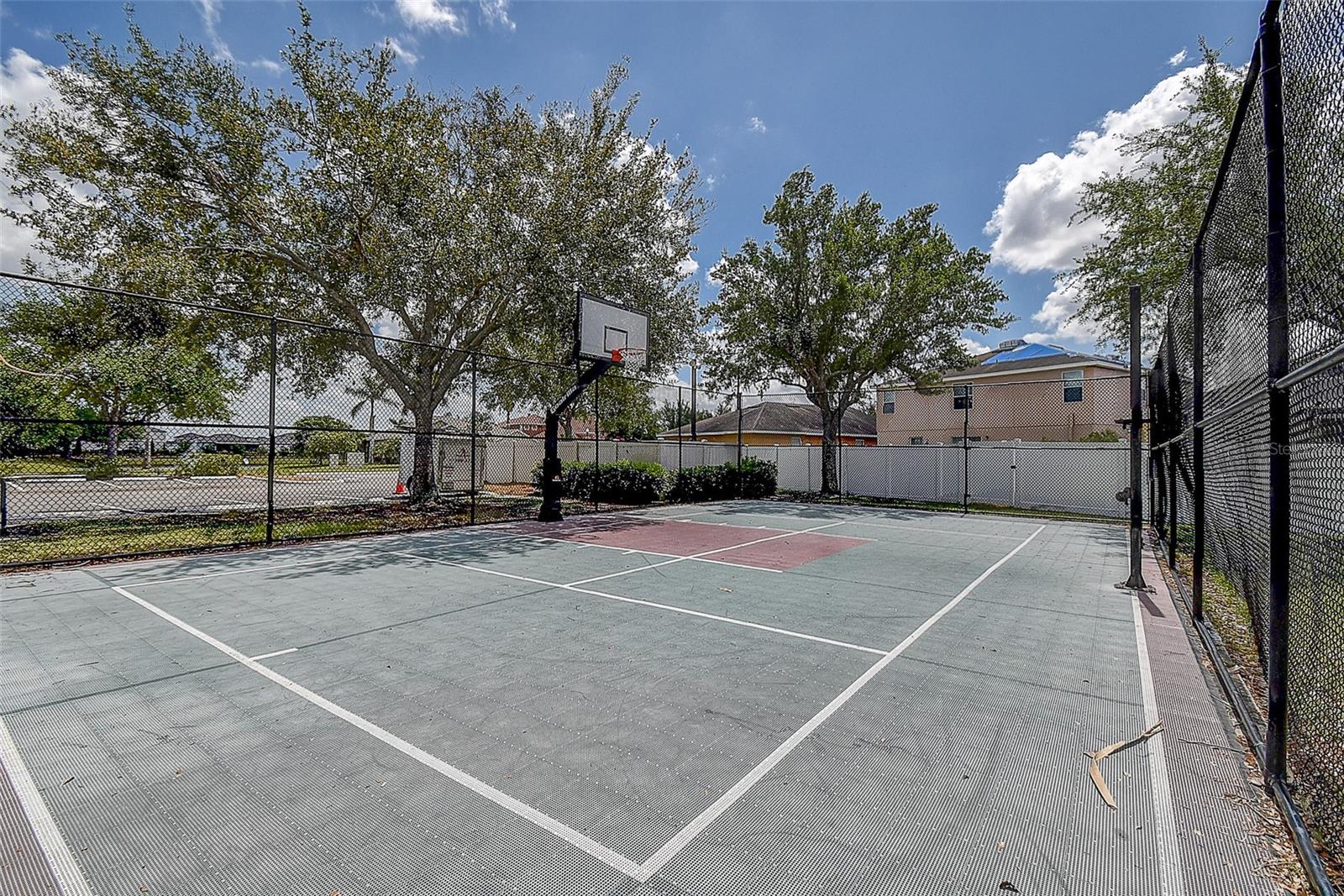 1820 MIRA LAGO CIR, RUSKIN, FL, 33570