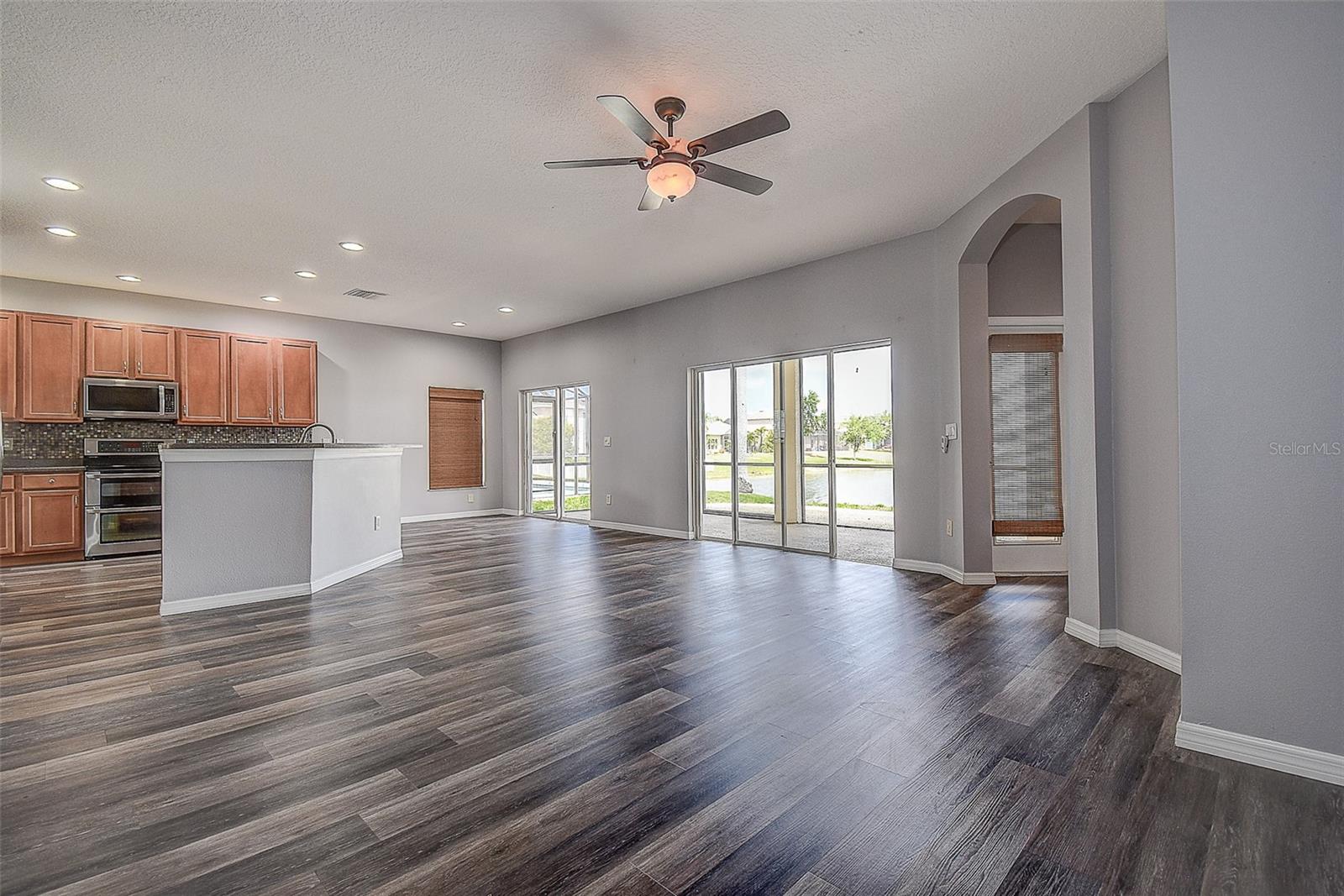 1820 MIRA LAGO CIR, RUSKIN, FL, 33570