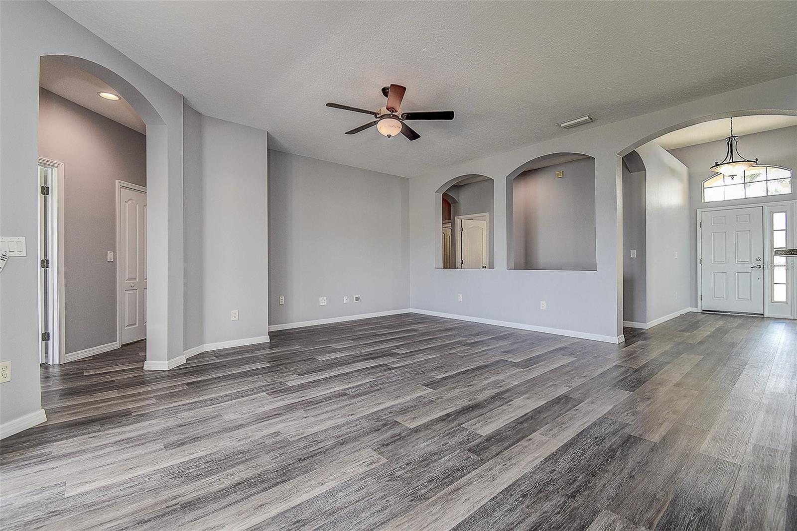 1820 MIRA LAGO CIR, RUSKIN, FL, 33570