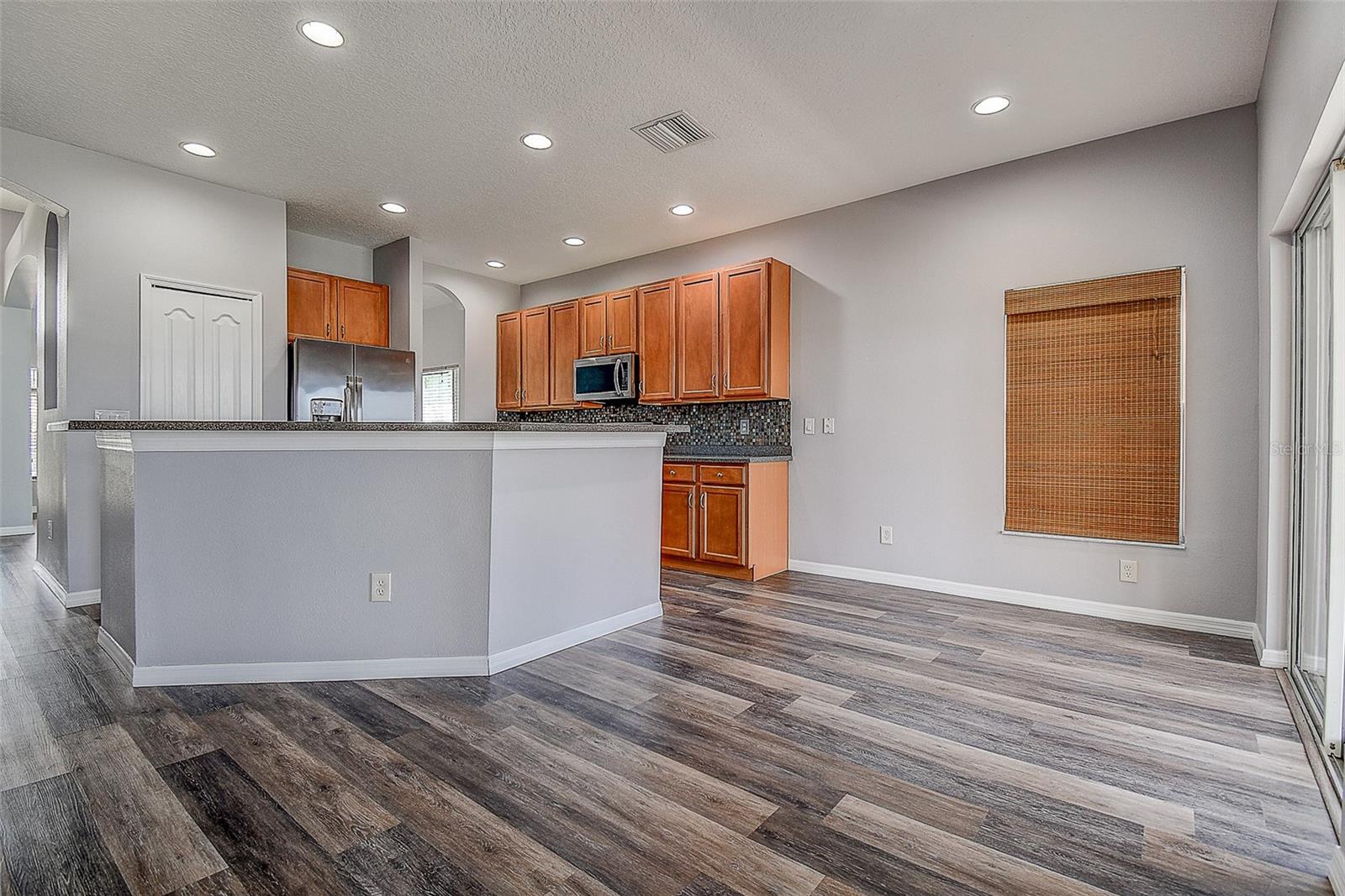 1820 MIRA LAGO CIR, RUSKIN, FL, 33570