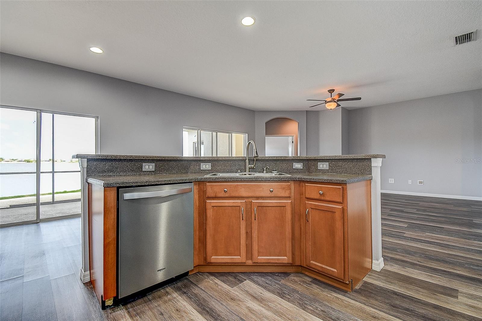 1820 MIRA LAGO CIR, RUSKIN, FL, 33570