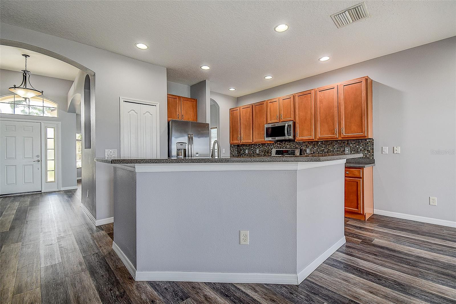 1820 MIRA LAGO CIR, RUSKIN, FL, 33570