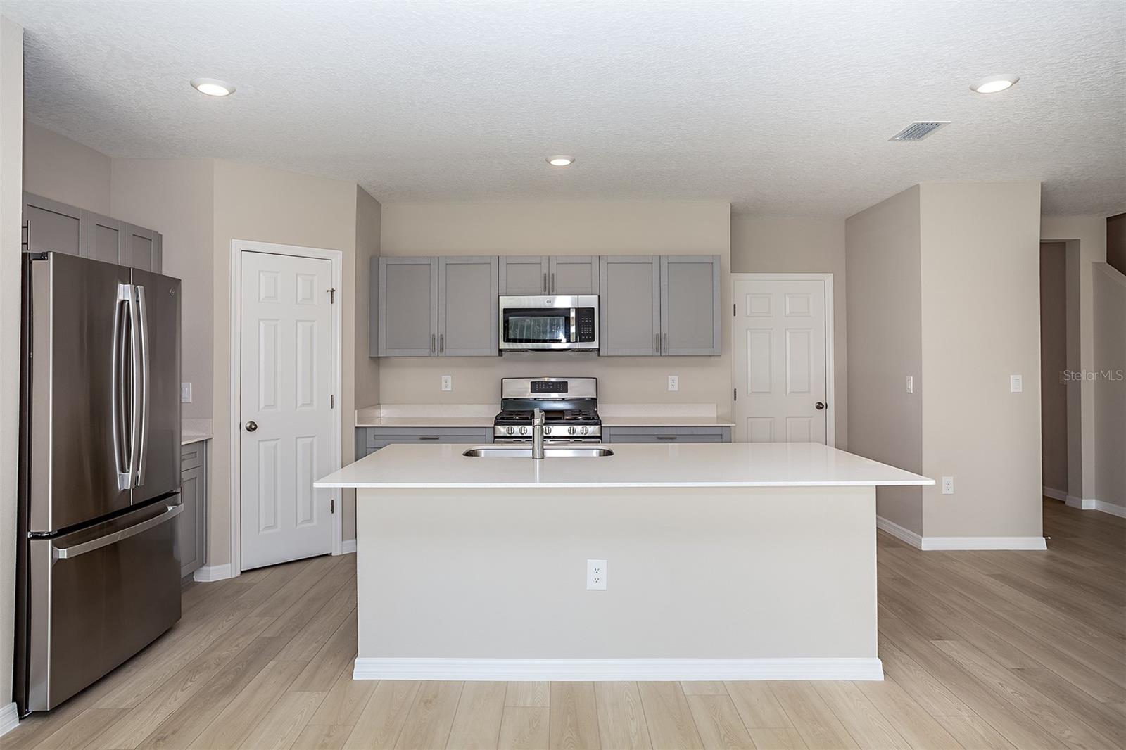 37279 SAGEMOOR DR, ZEPHYRHILLS, FL, 33541