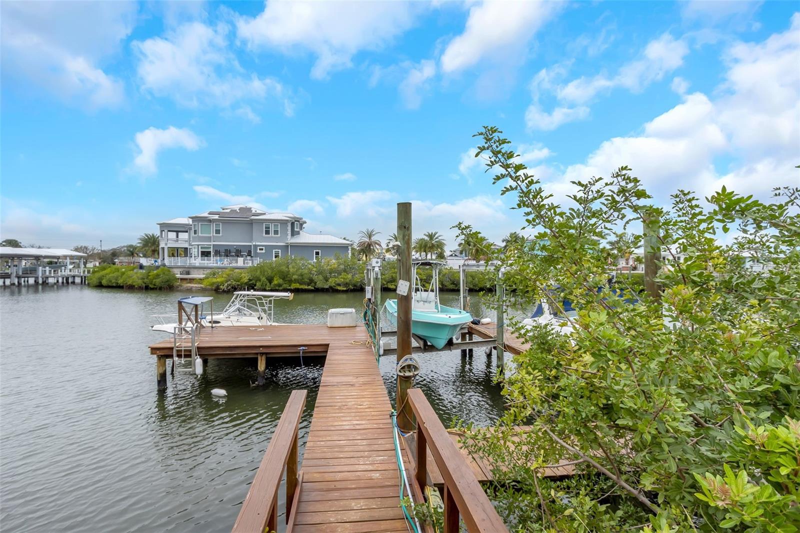 424 ISLAND CAY WAY, APOLLO BEACH, FL, 33572