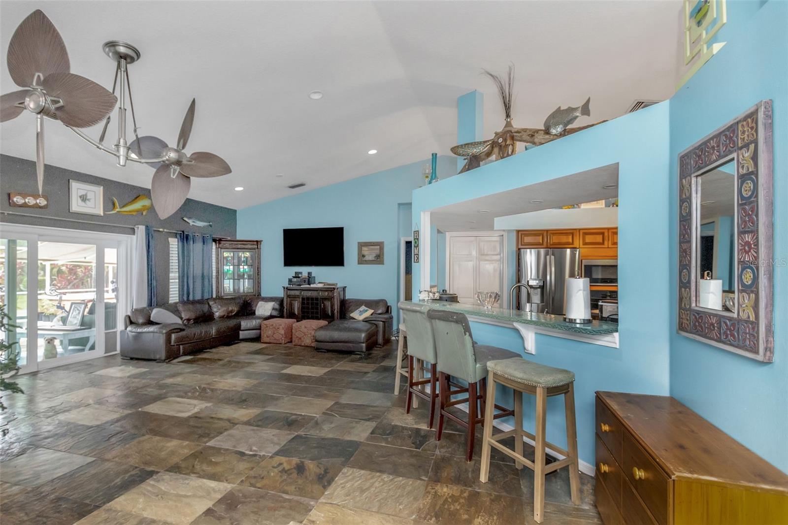 424 ISLAND CAY WAY, APOLLO BEACH, FL, 33572