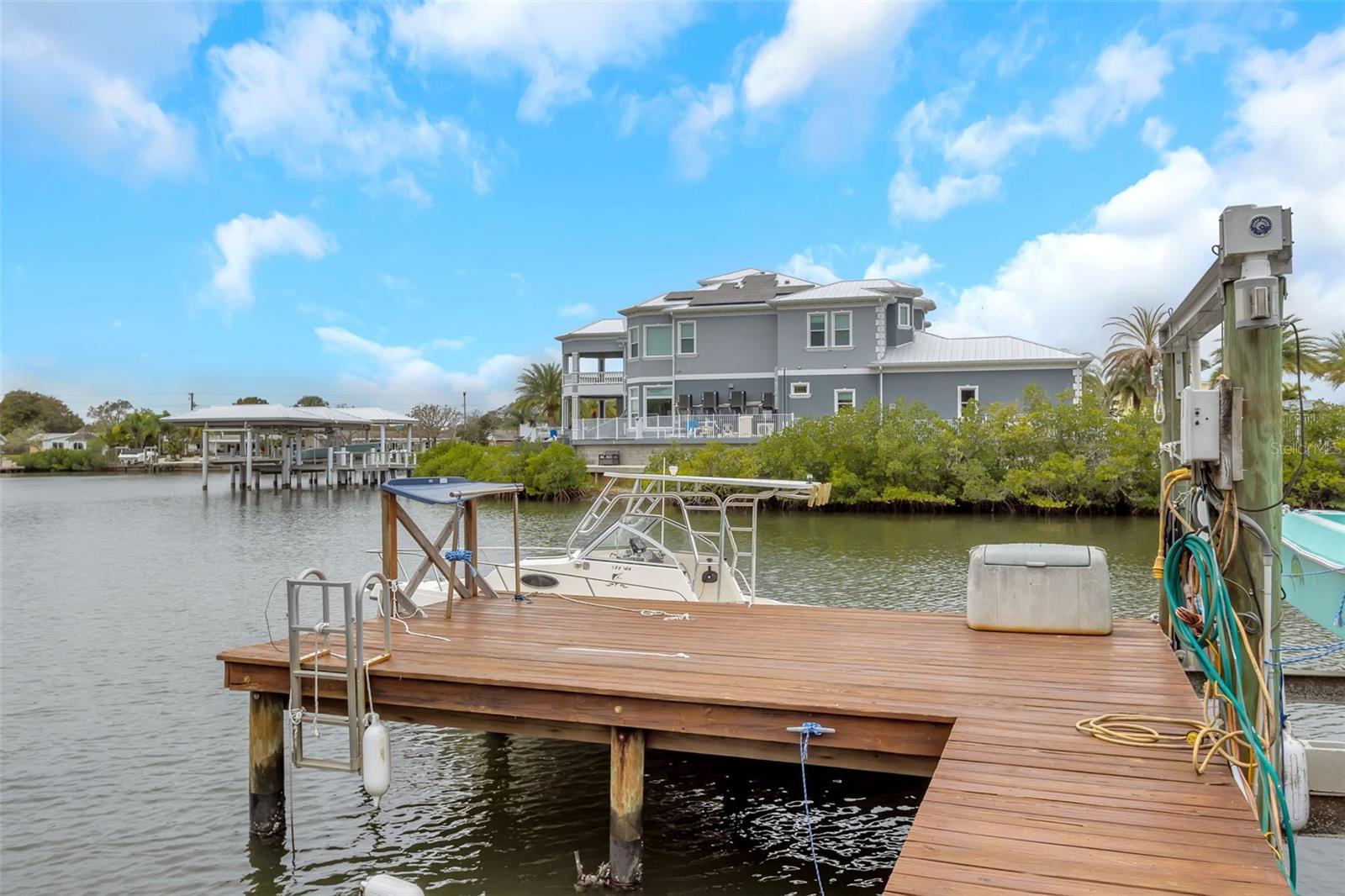 424 ISLAND CAY WAY, APOLLO BEACH, FL, 33572