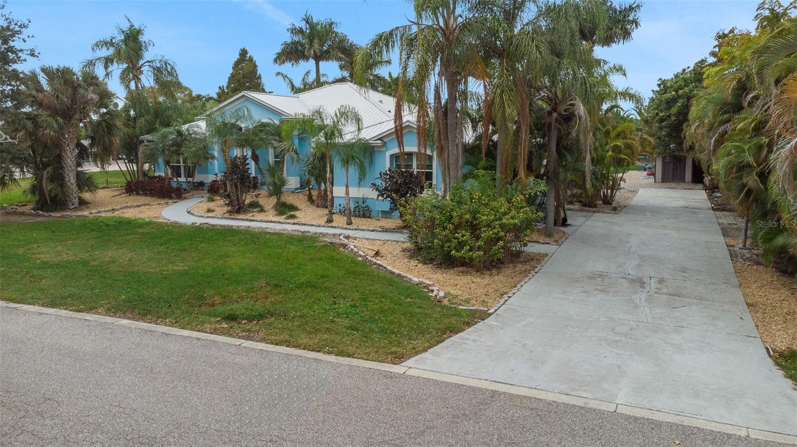 424 ISLAND CAY WAY, APOLLO BEACH, FL, 33572