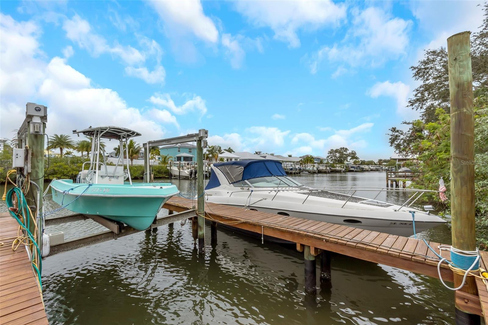 424 ISLAND CAY WAY, APOLLO BEACH, FL, 33572