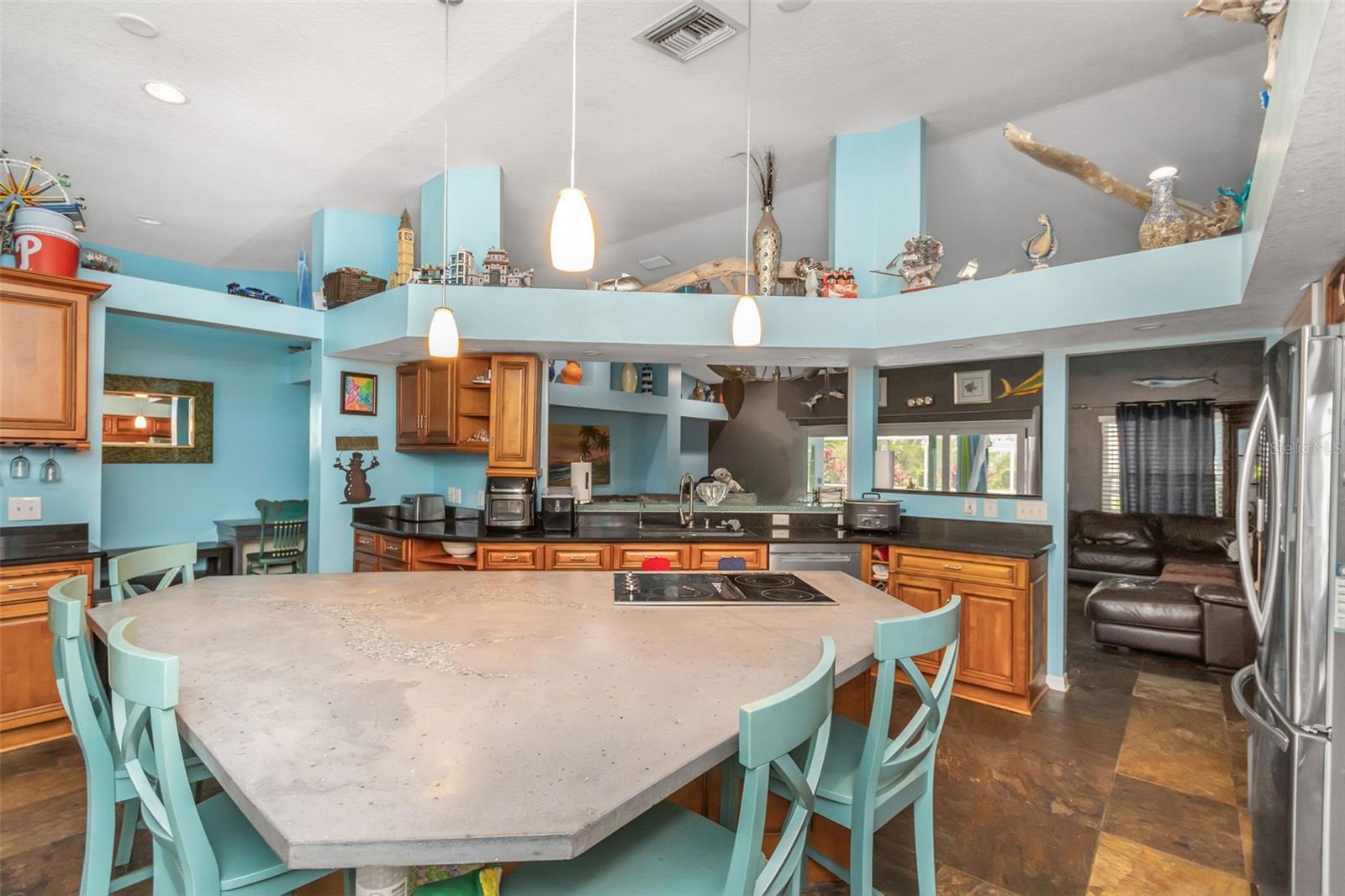 424 ISLAND CAY WAY, APOLLO BEACH, FL, 33572
