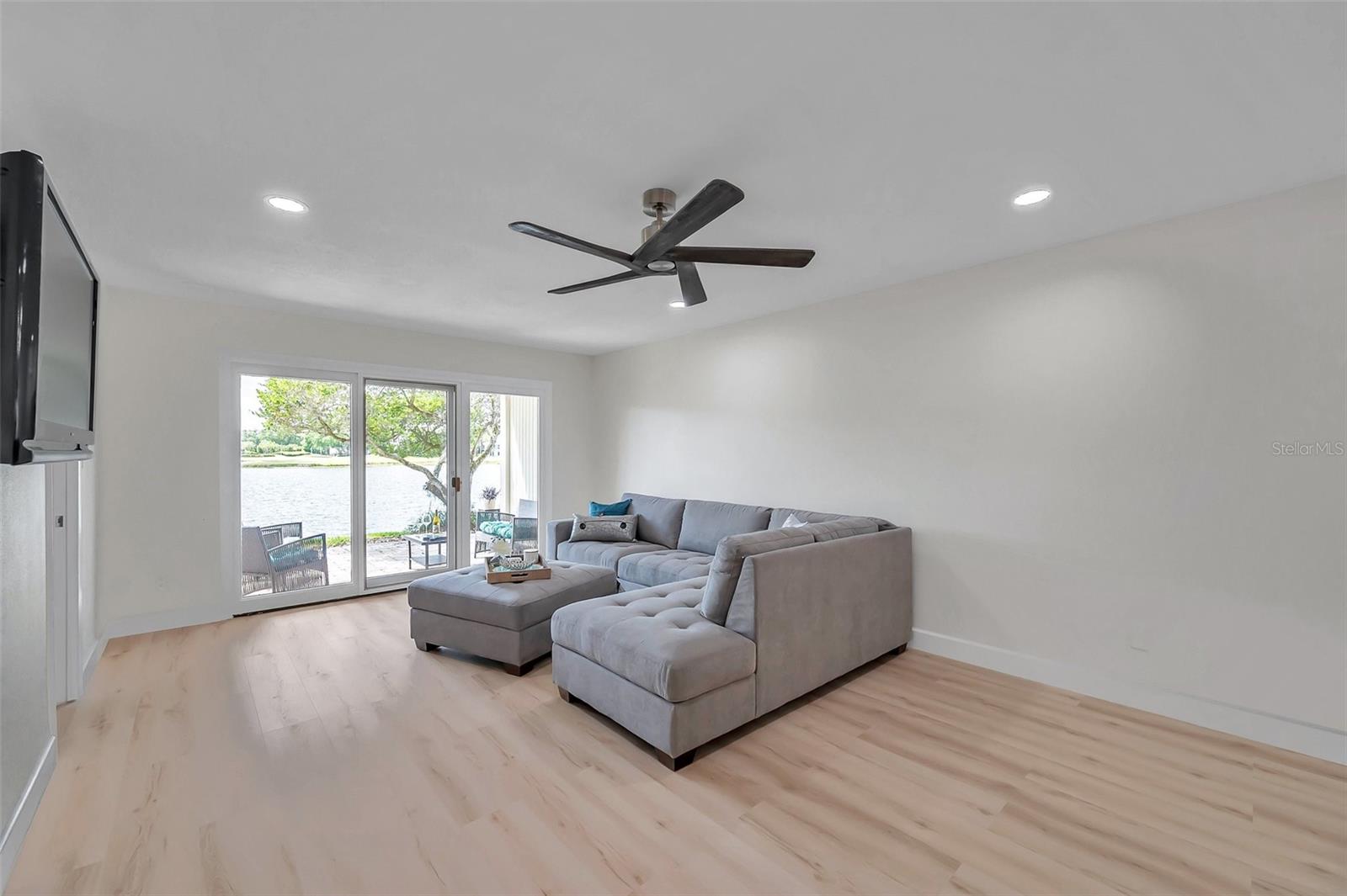 WESLEY CHAPEL, FL, 33543