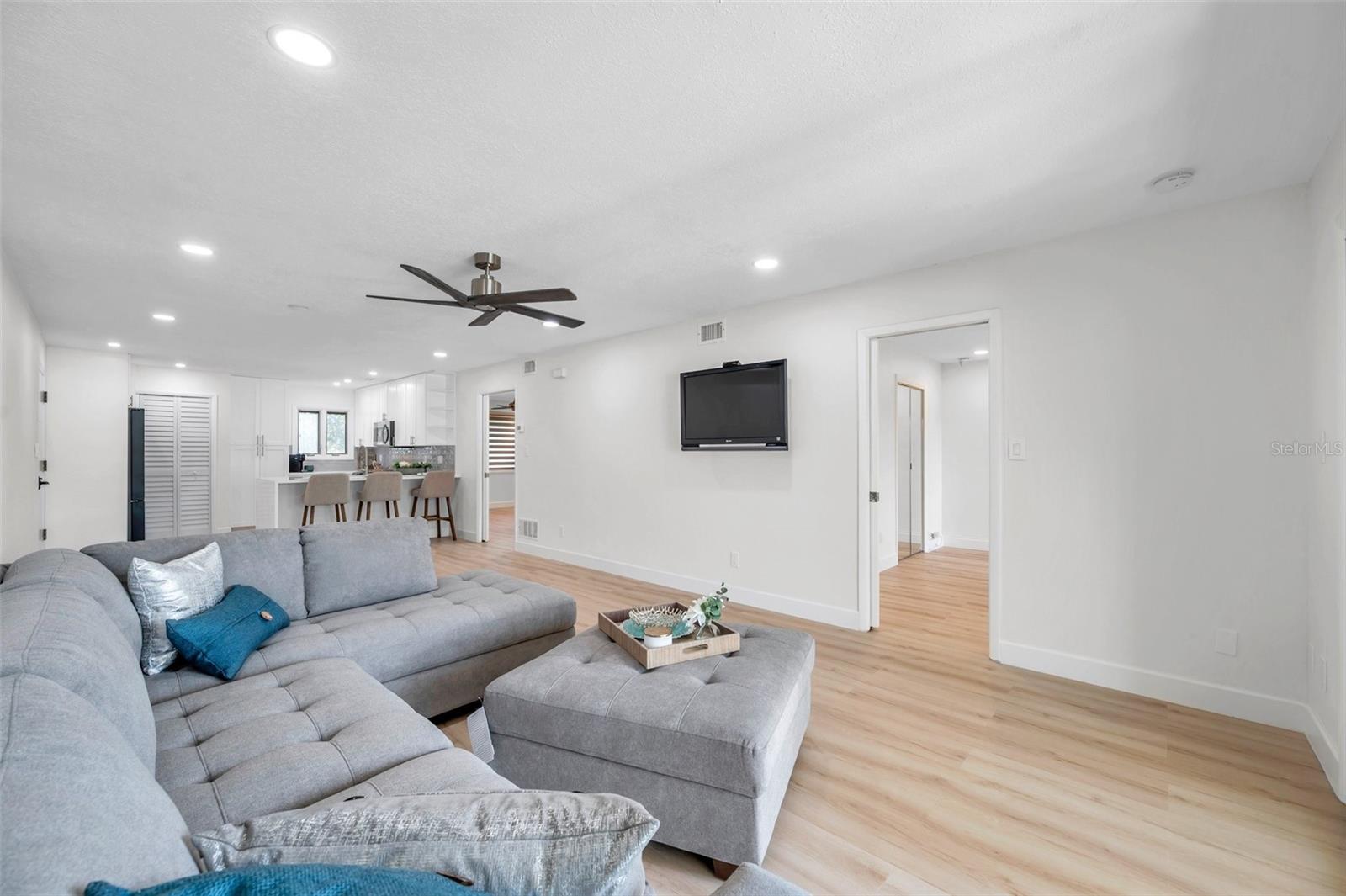 WESLEY CHAPEL, FL, 33543