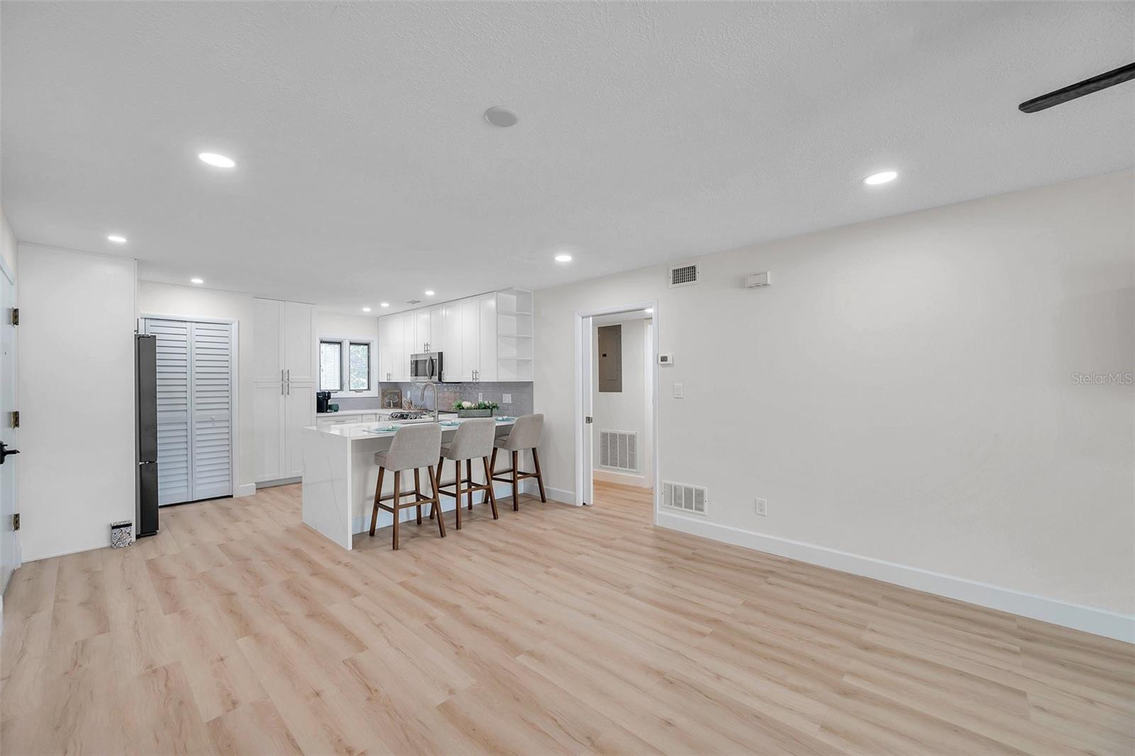 WESLEY CHAPEL, FL, 33543