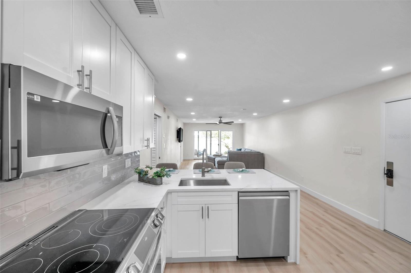 WESLEY CHAPEL, FL, 33543