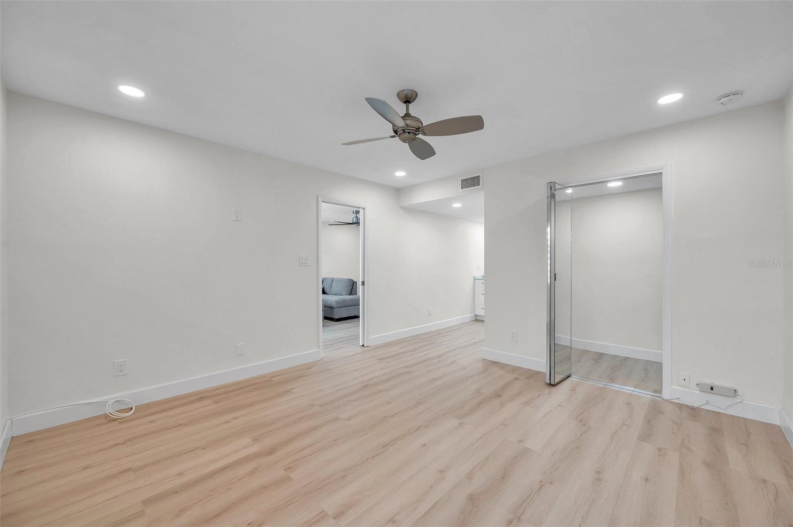 WESLEY CHAPEL, FL, 33543