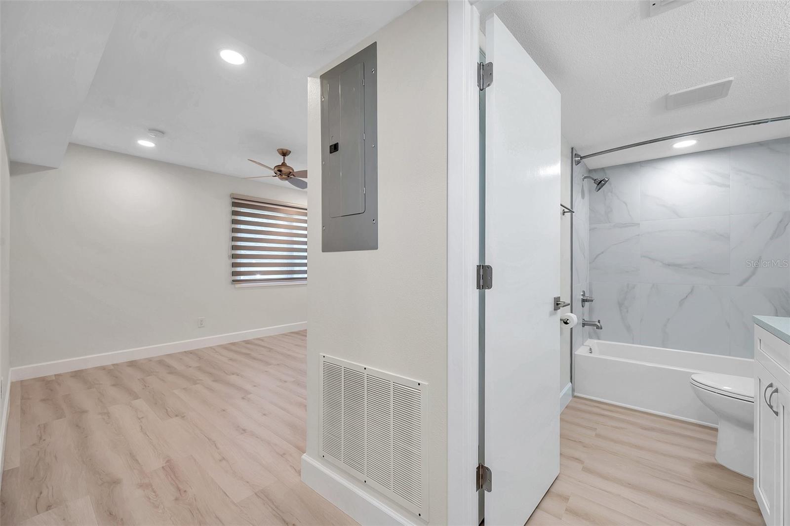 WESLEY CHAPEL, FL, 33543