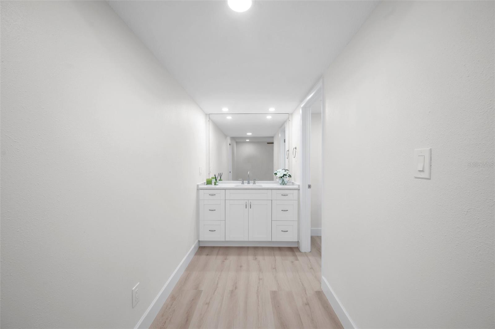 WESLEY CHAPEL, FL, 33543