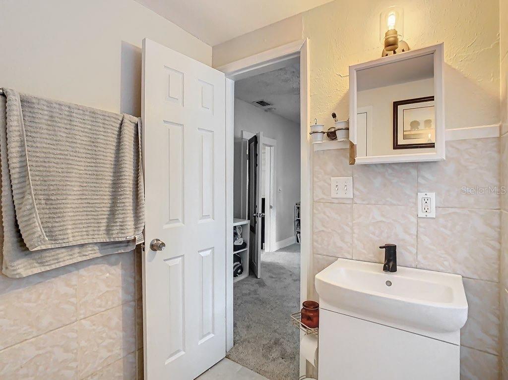 1223 E OSBORNE AVE, TAMPA, FL, 33603