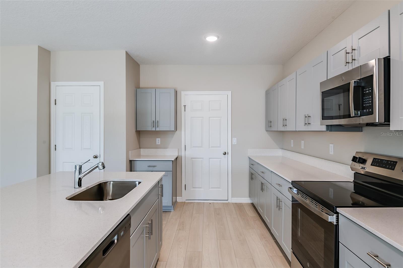 37214 SAGEMOOR DR, ZEPHYRHILLS, FL, 33541