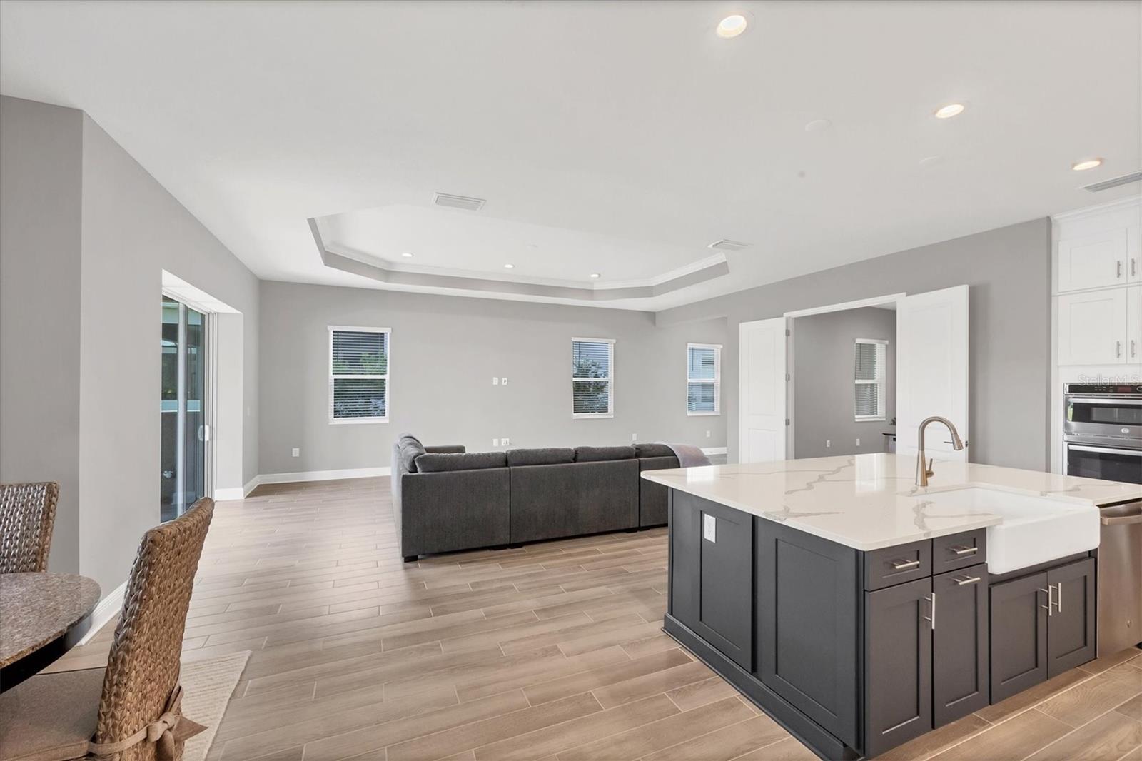 10217 CANAVERAL CIR, SARASOTA, FL, 34241