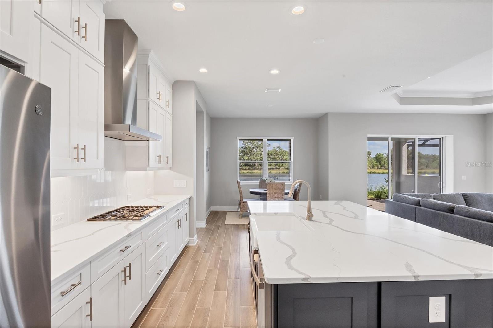 10217 CANAVERAL CIR, SARASOTA, FL, 34241