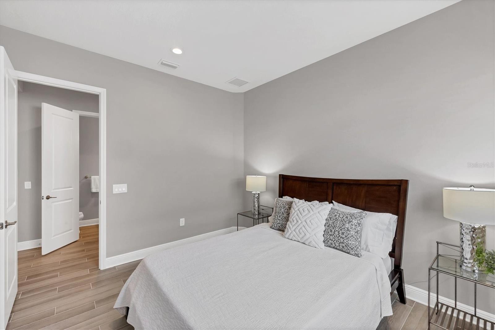 10217 CANAVERAL CIR, SARASOTA, FL, 34241