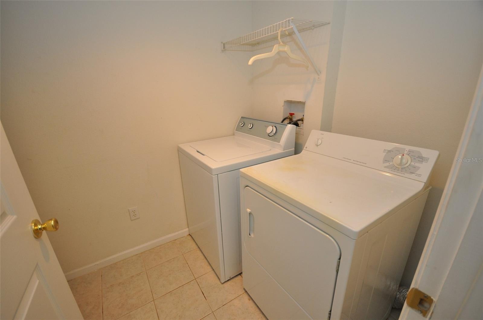 713 CREST PINES DR #212, ORLANDO, FL, 32828