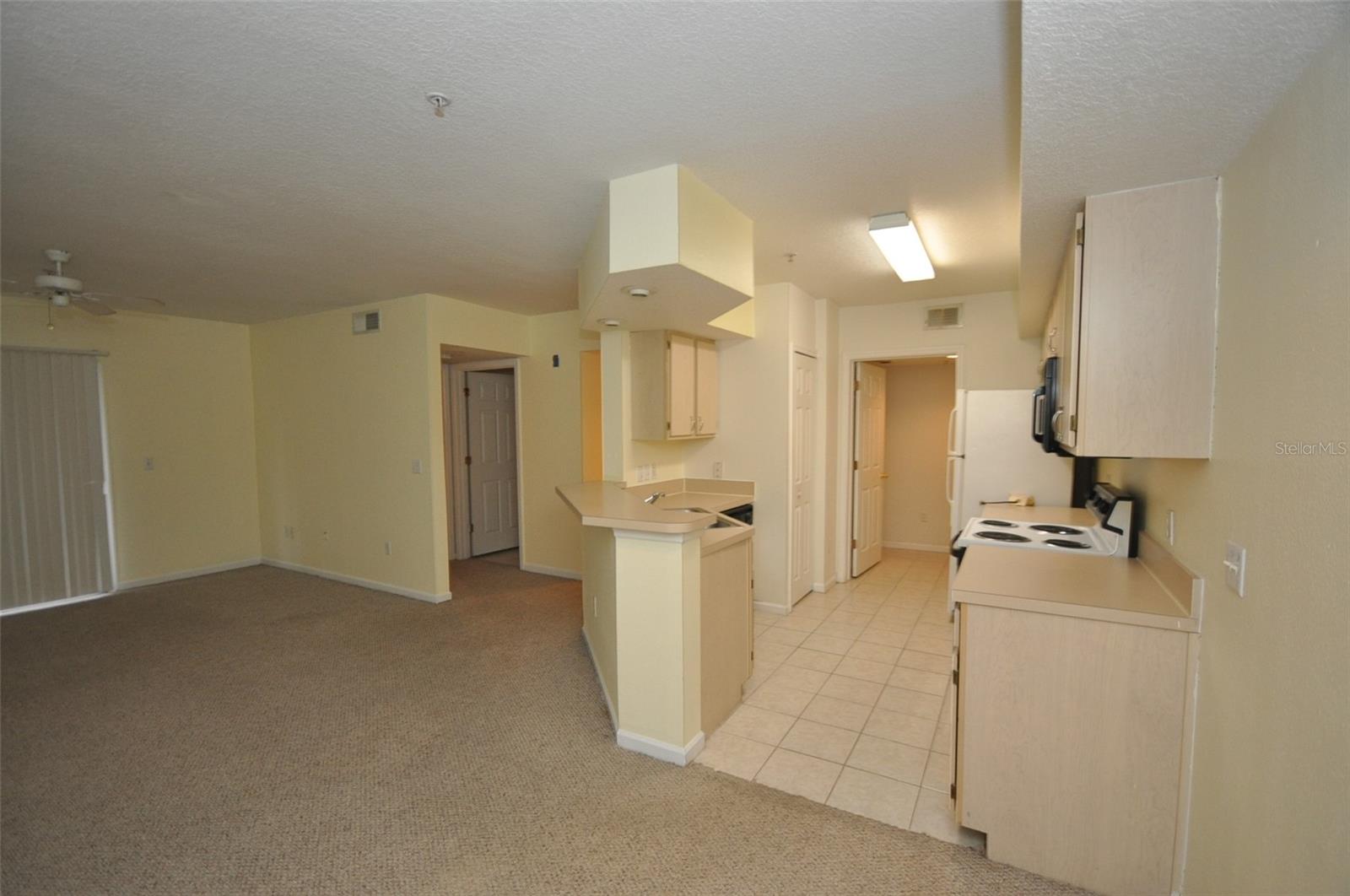 713 CREST PINES DR #212, ORLANDO, FL, 32828