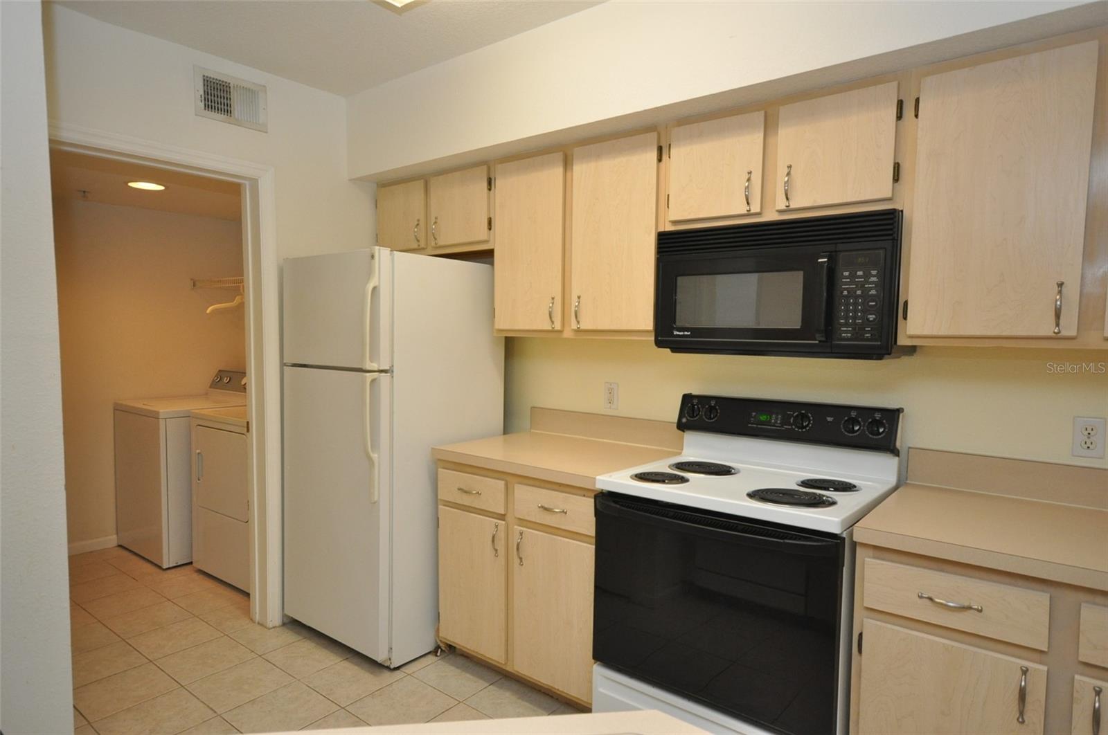 713 CREST PINES DR #212, ORLANDO, FL, 32828