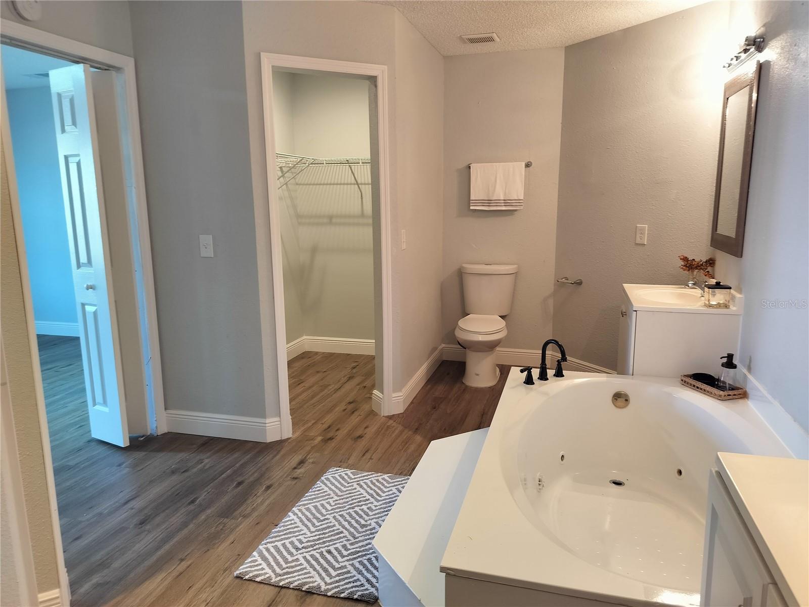 33710 LINDA LN, LEESBURG, FL, 34748