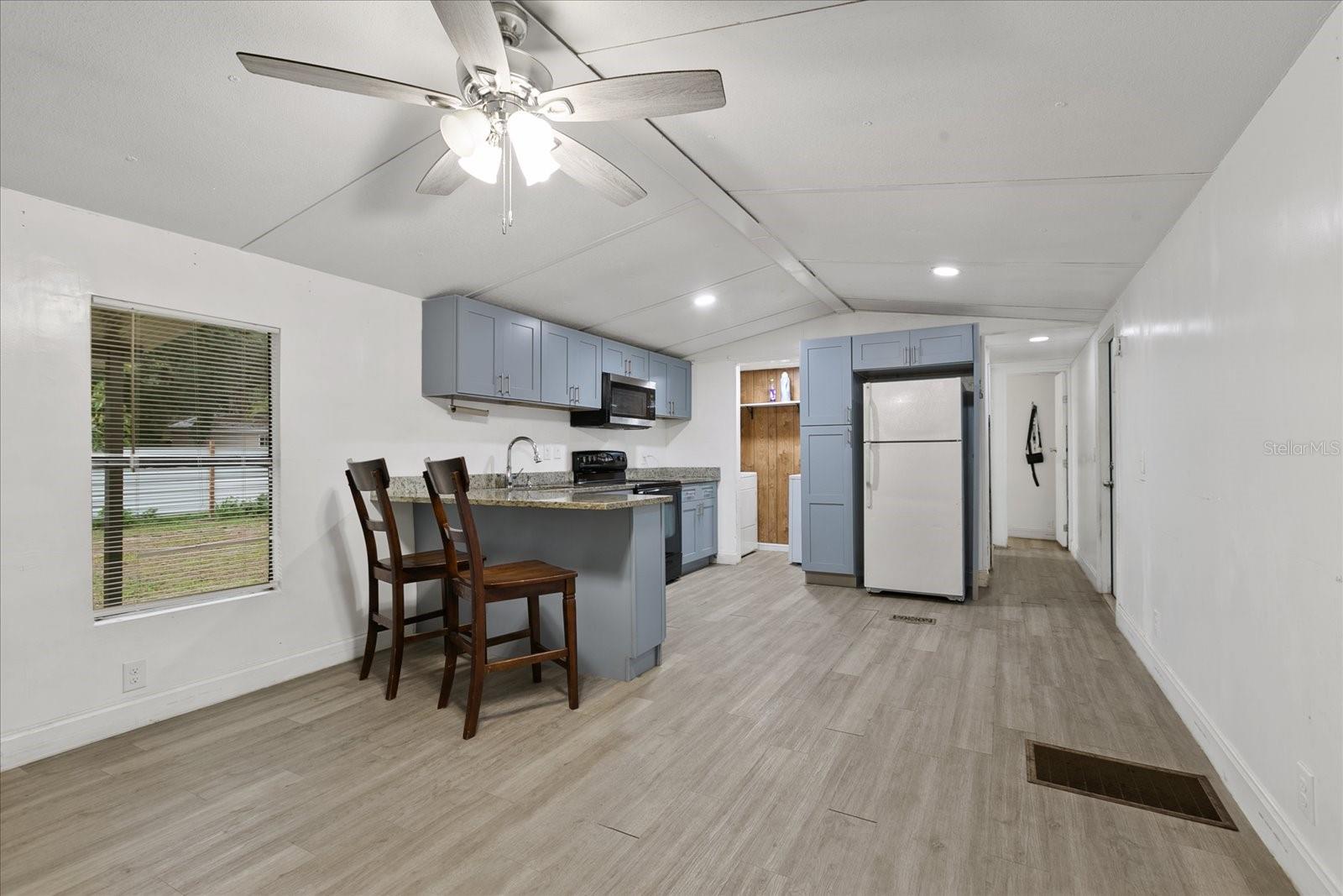 2102 SYDNEY DOVER RD, DOVER, FL, 33527