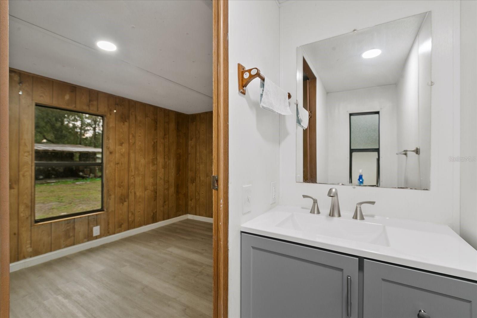 2102 SYDNEY DOVER RD, DOVER, FL, 33527