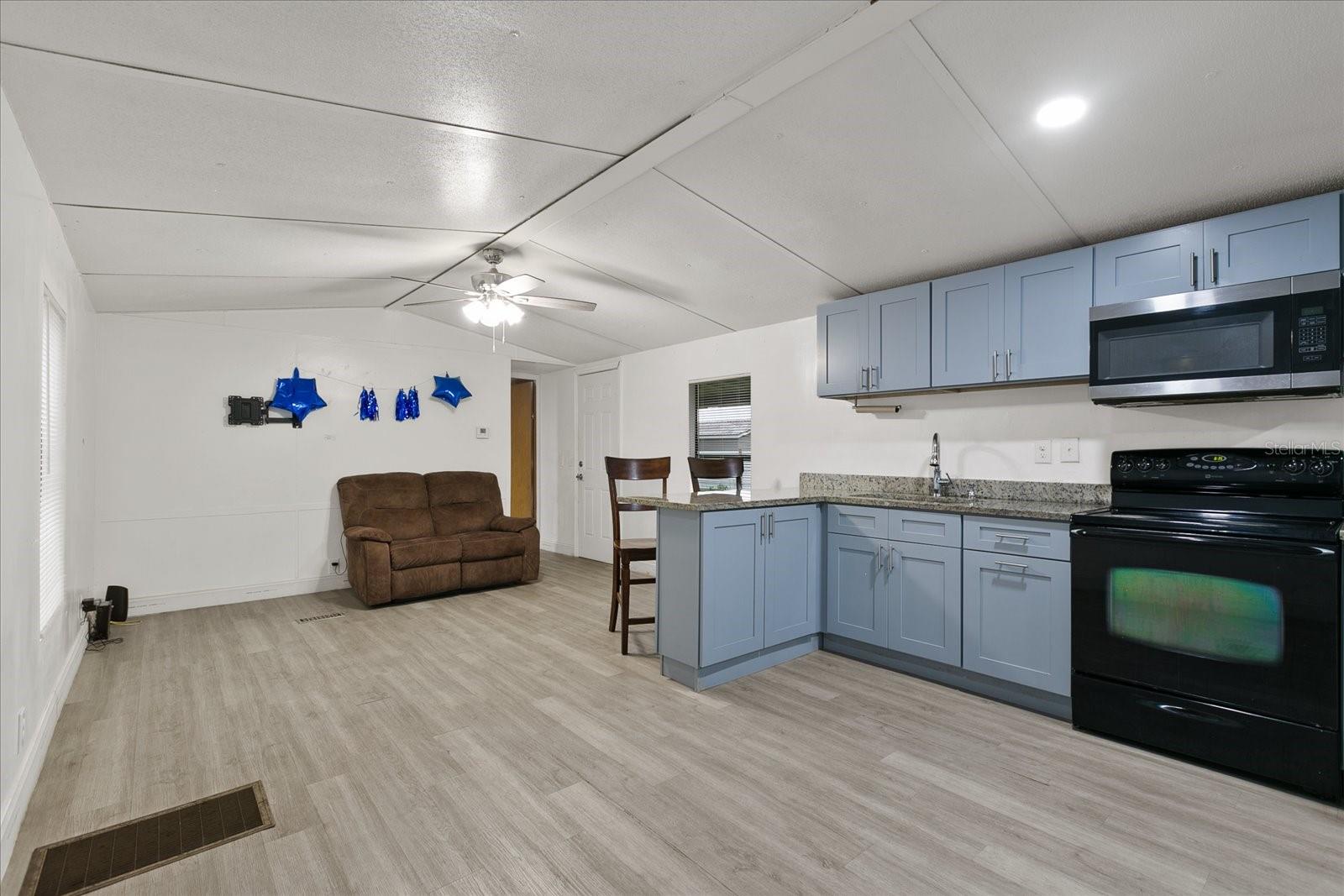 2102 SYDNEY DOVER RD, DOVER, FL, 33527
