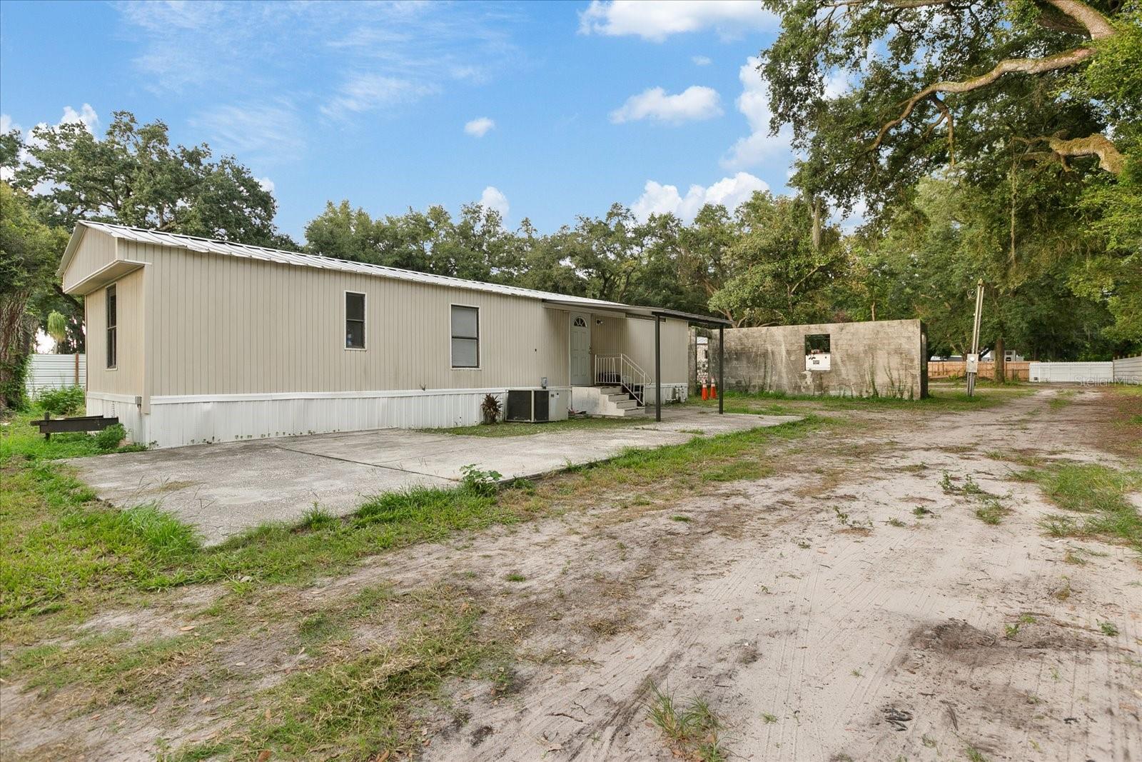 2102 SYDNEY DOVER RD, DOVER, FL, 33527