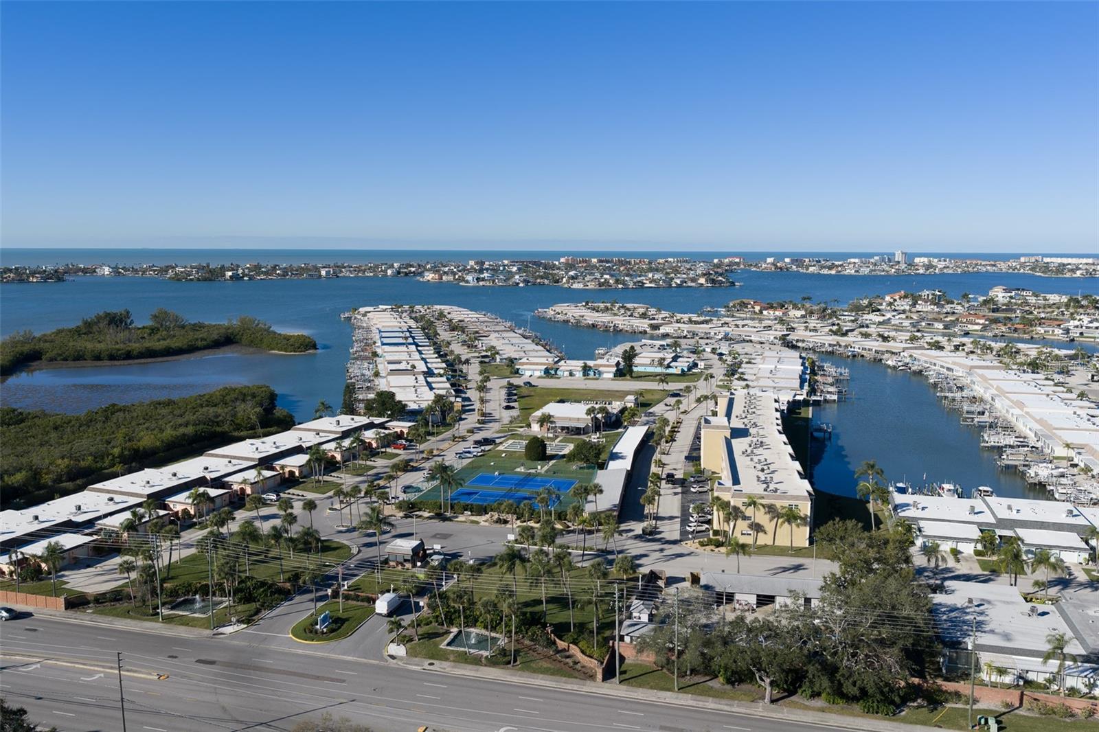 1 BOCA CIEGA POINT BLVD #212, ST PETERSBURG, FL, 33708