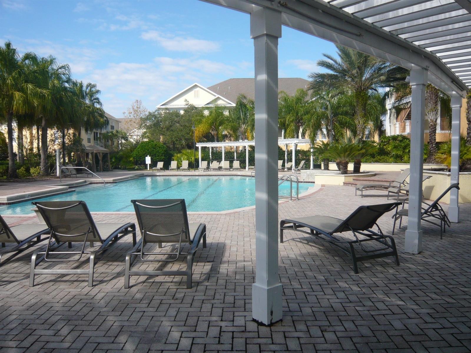 9404 CRESCENT LOOP CIR #107, TAMPA, FL, 33619