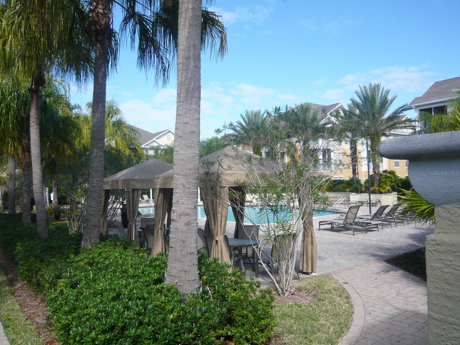 9404 CRESCENT LOOP CIR #107, TAMPA, FL, 33619