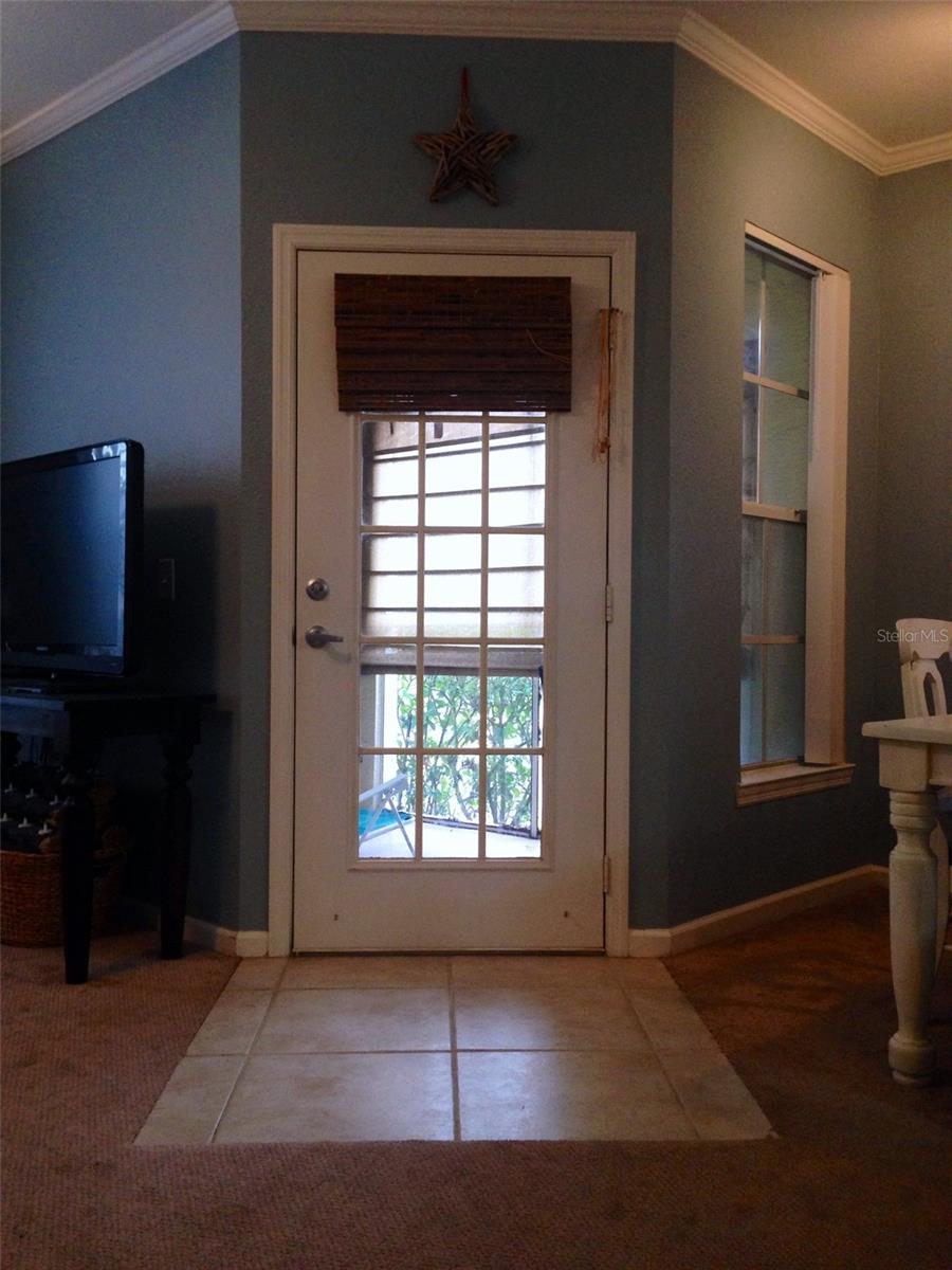 9404 CRESCENT LOOP CIR #107, TAMPA, FL, 33619