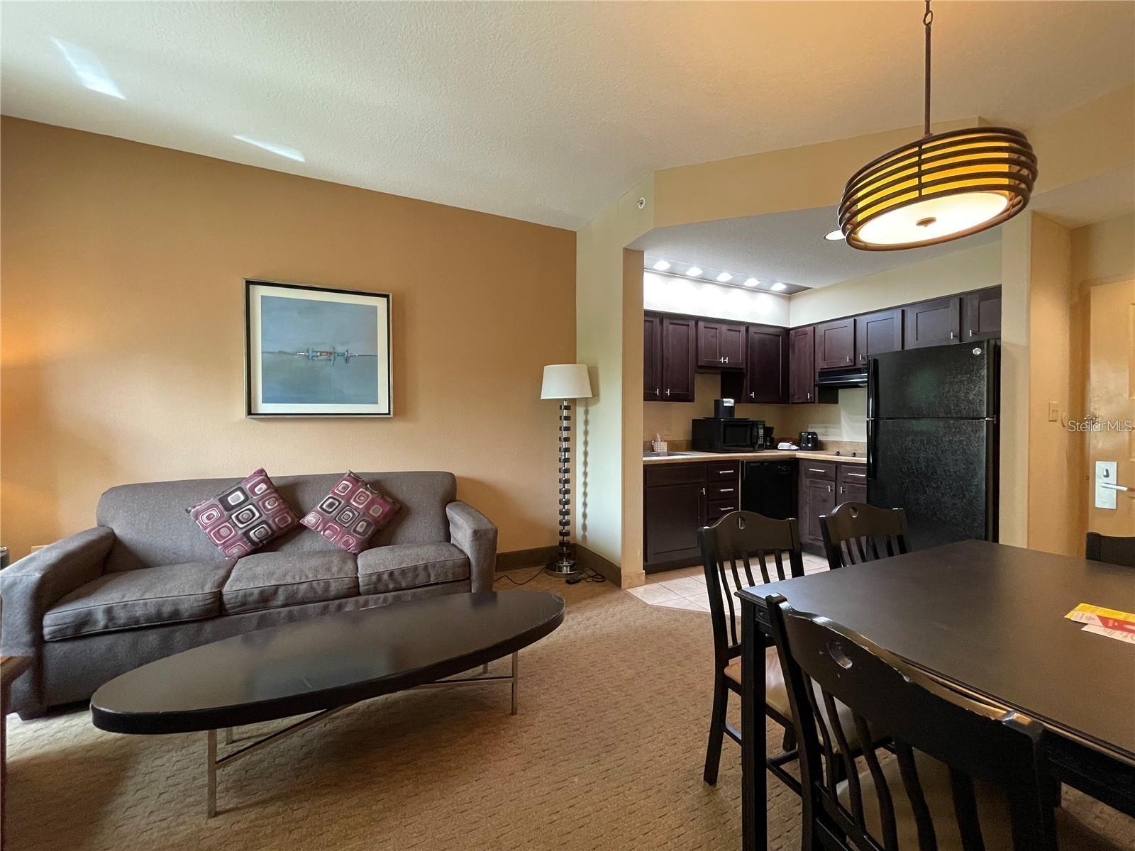 8303 PALM PKWY #100, ORLANDO, FL, 32836