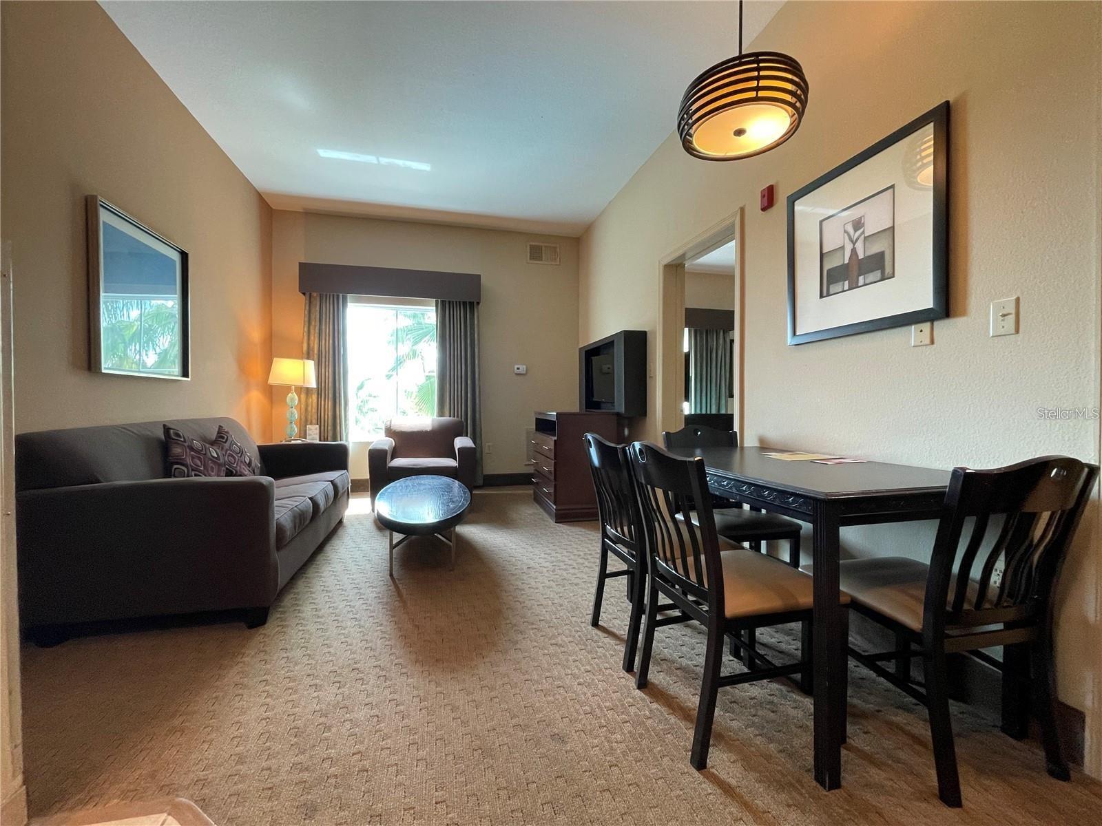 8303 PALM PKWY #100, ORLANDO, FL, 32836
