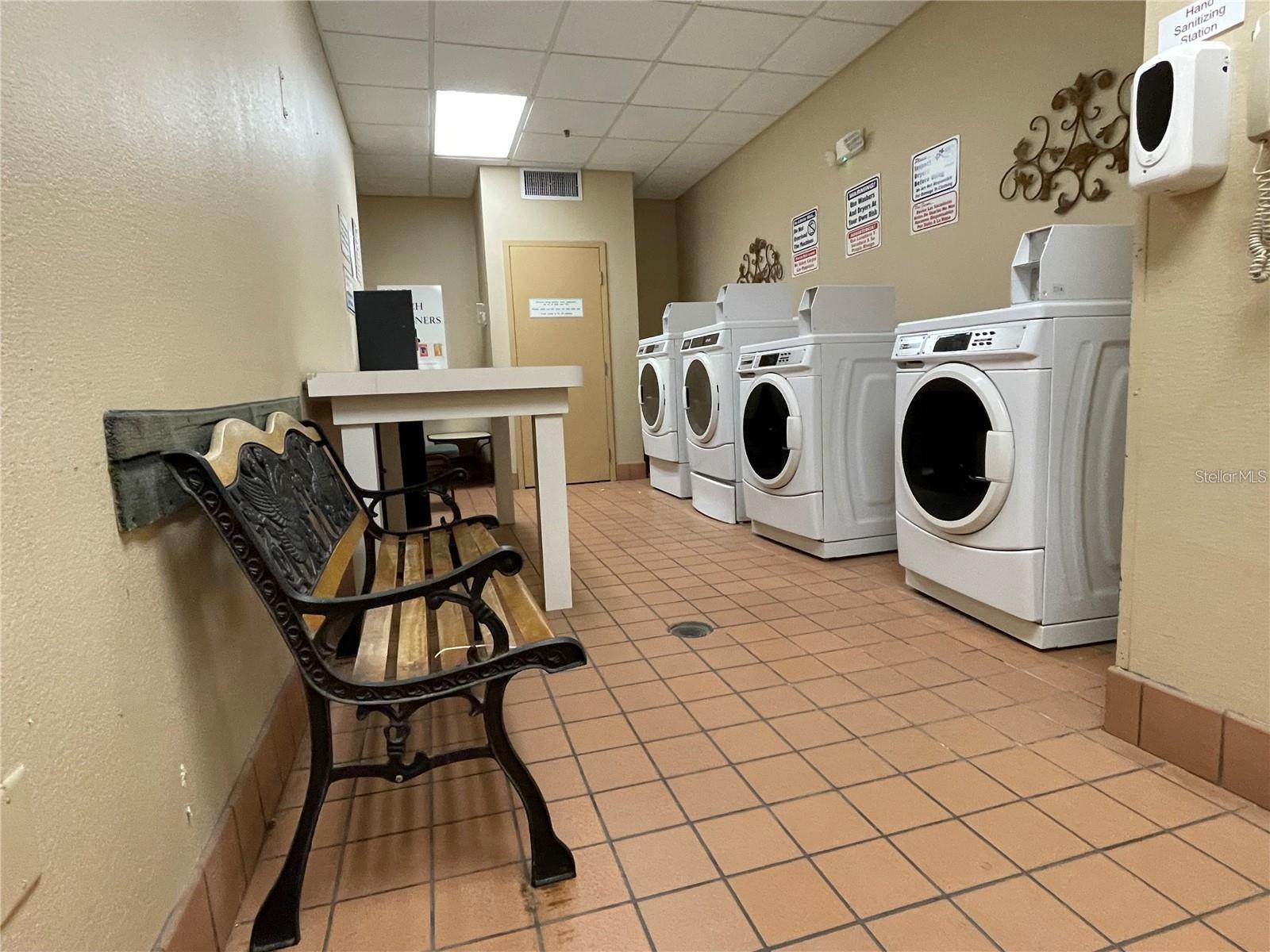 8303 PALM PKWY #100, ORLANDO, FL, 32836