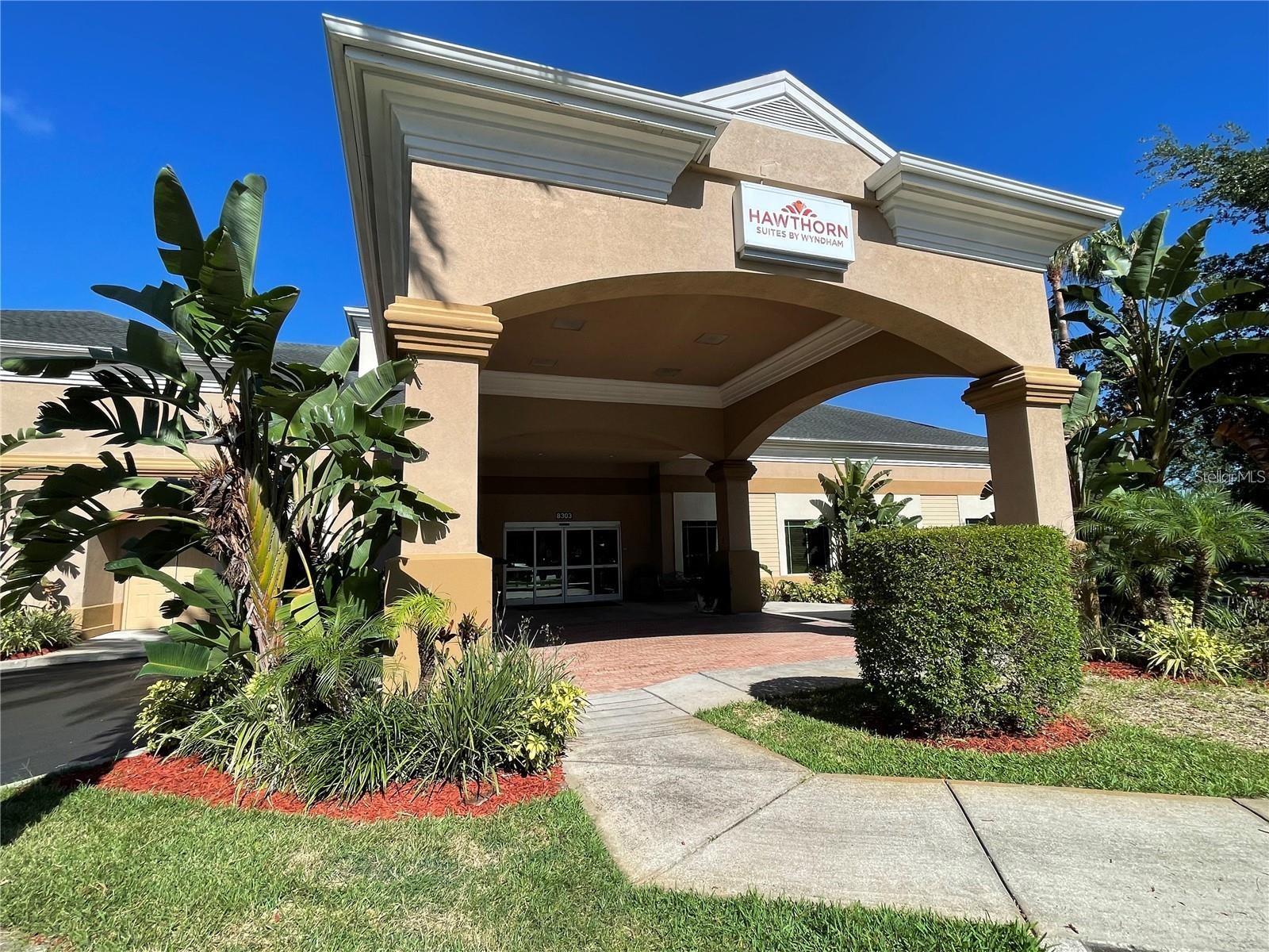 8303 PALM PKWY #100, ORLANDO, FL, 32836