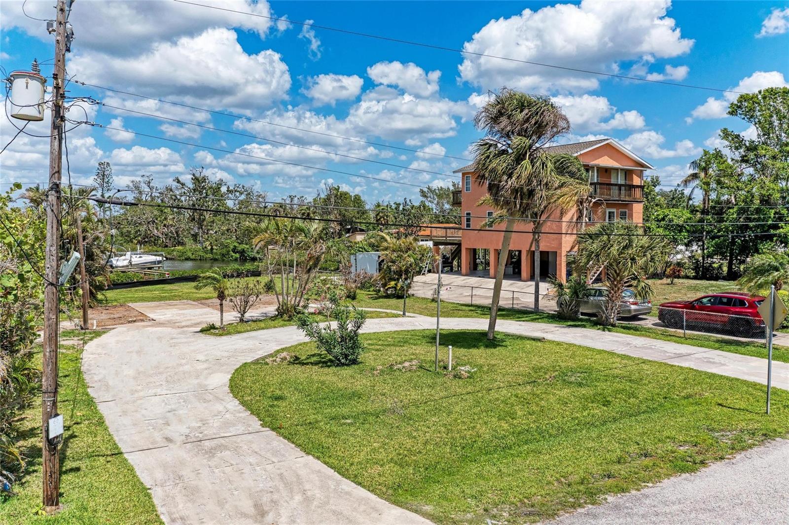 904 LUCILLE AVE, NOKOMIS, FL, 34275